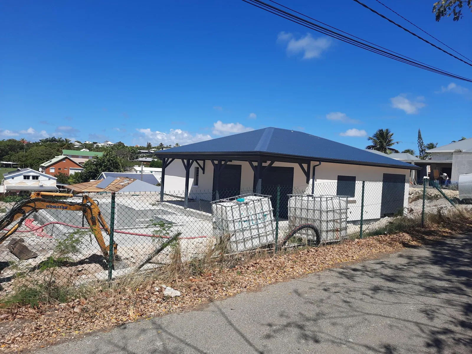 Chantier GLG en Guadeloupe : maison individuelle au stade des finitions, avant livraison